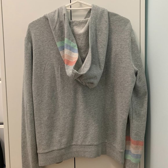 Cute rainbow zip-up sweater - Picture 2 of 2